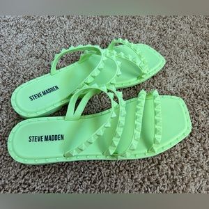 Steve Madden flat sandals size 8(US)